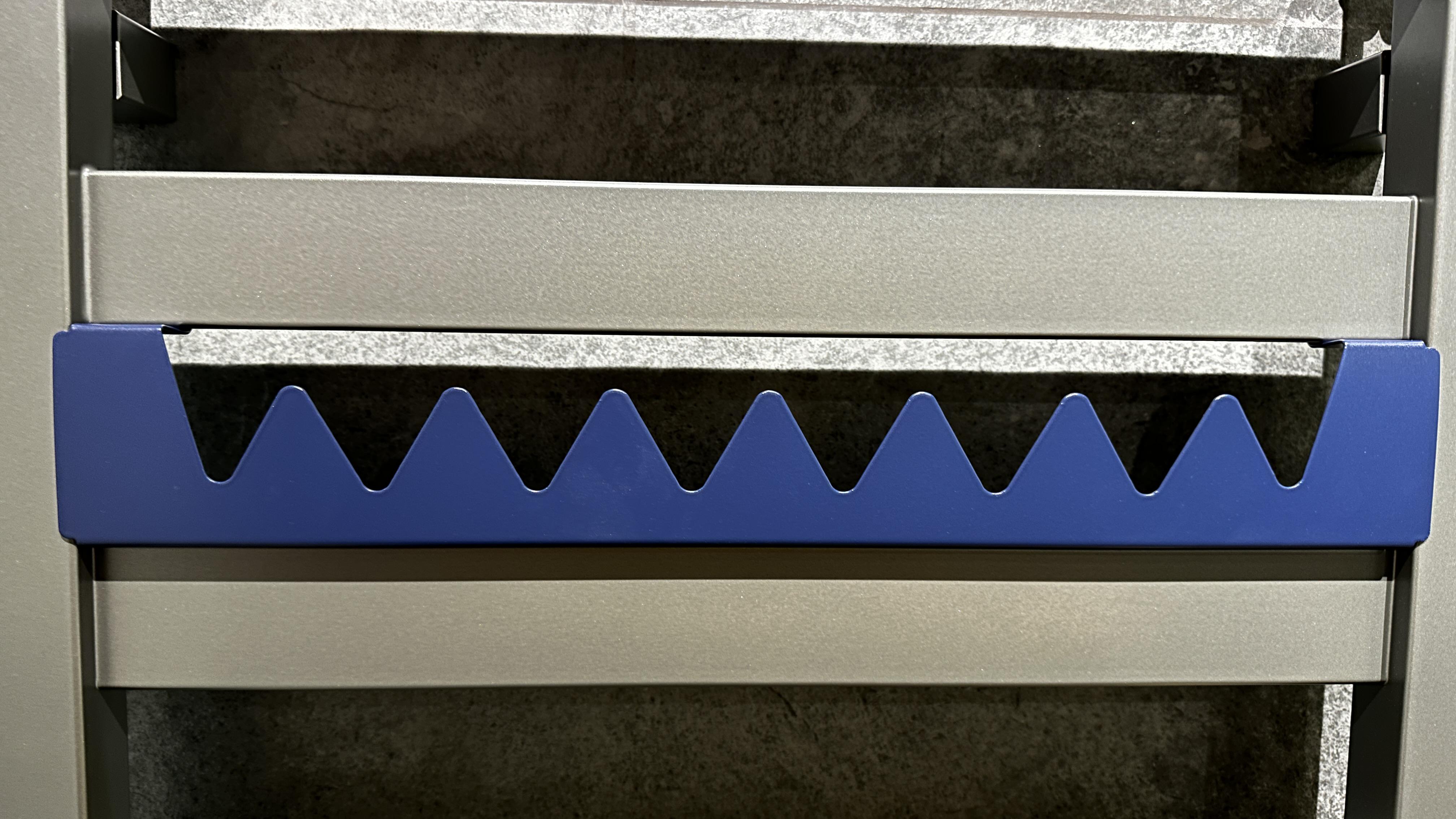 Вешалка Terma Shark 500 мм Denim (259) - фото 2 Вешалка Terma Shark 500 мм Denim (259) - фото 2