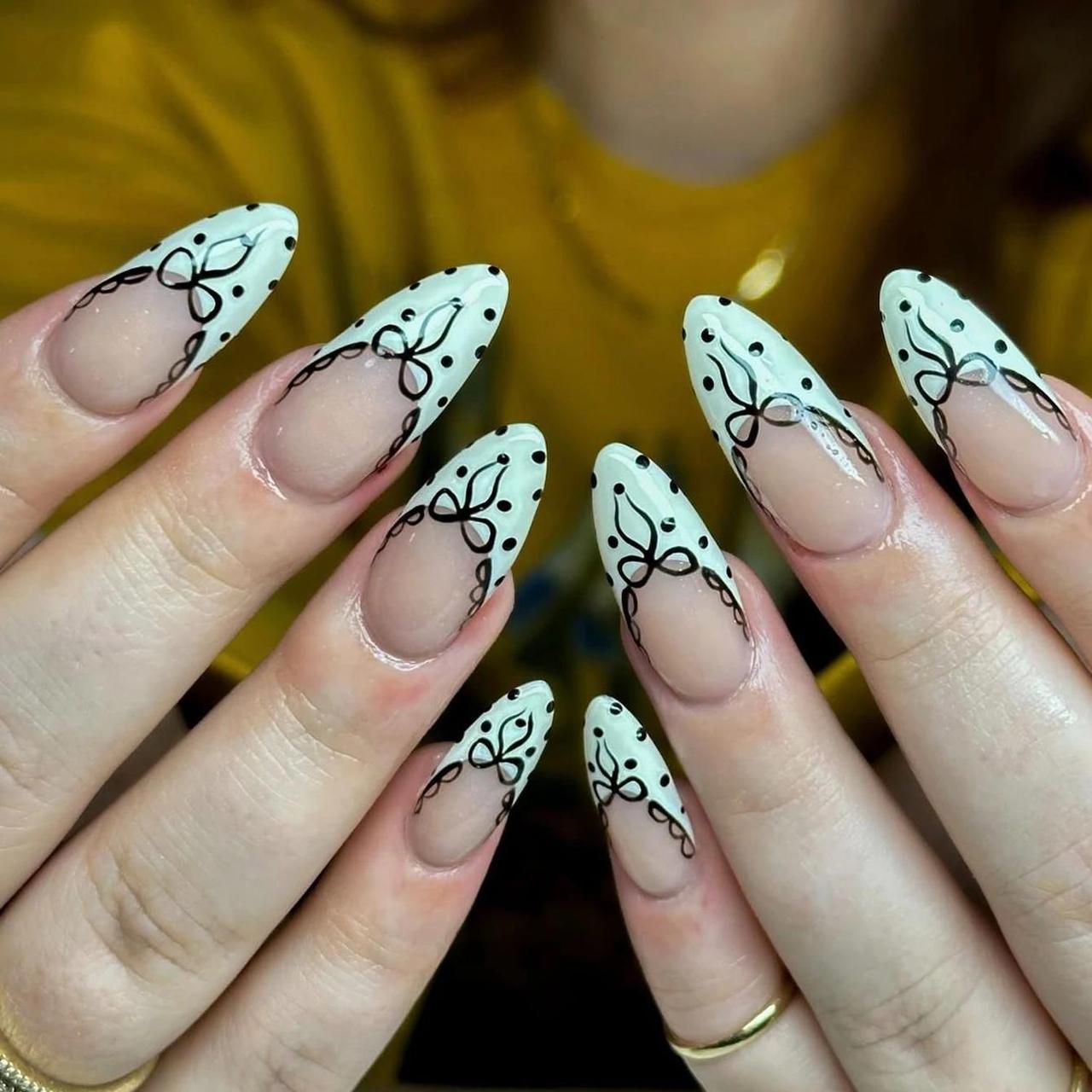 Накладные ногти френч с дизайном бант в горошек миндаль с клеевыми пластинами 24 шт. Белый с черным (2789190687) - фото 3 Накладные ногти френч с дизайном бант в горошек миндаль с клеевыми пластинами 24 шт. Белый с черным (2789190687) - фото 3