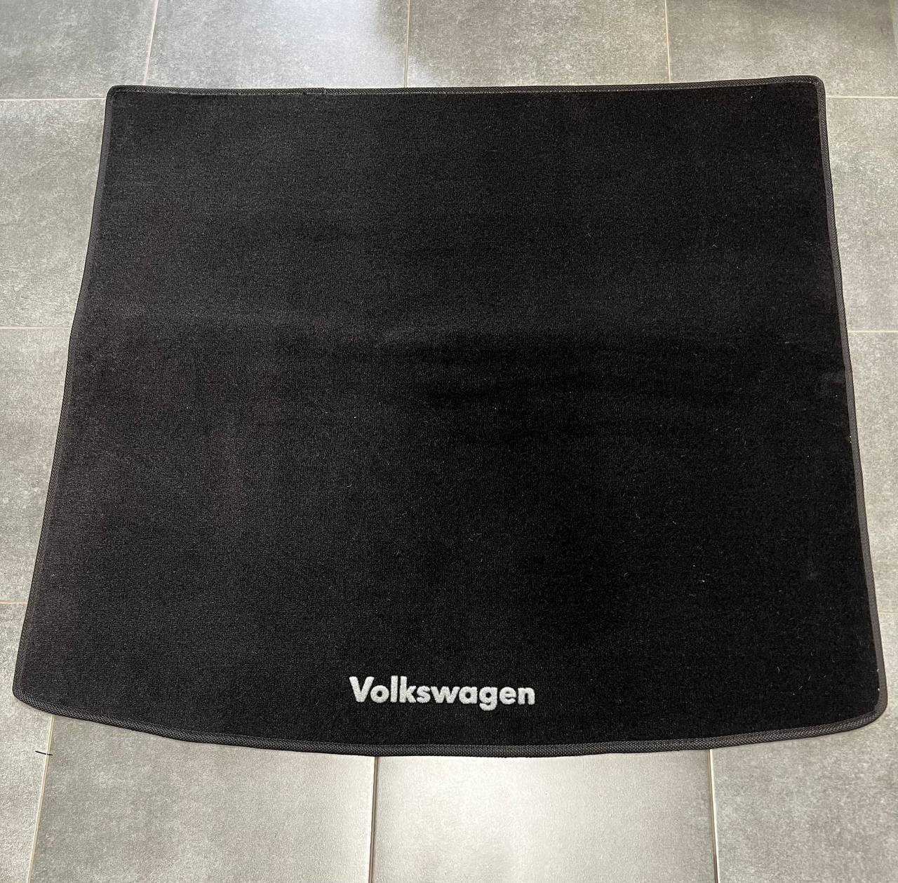 Коврик автомобильный ворсовый в багажник для Volkswagen Touareg III 2018-2023