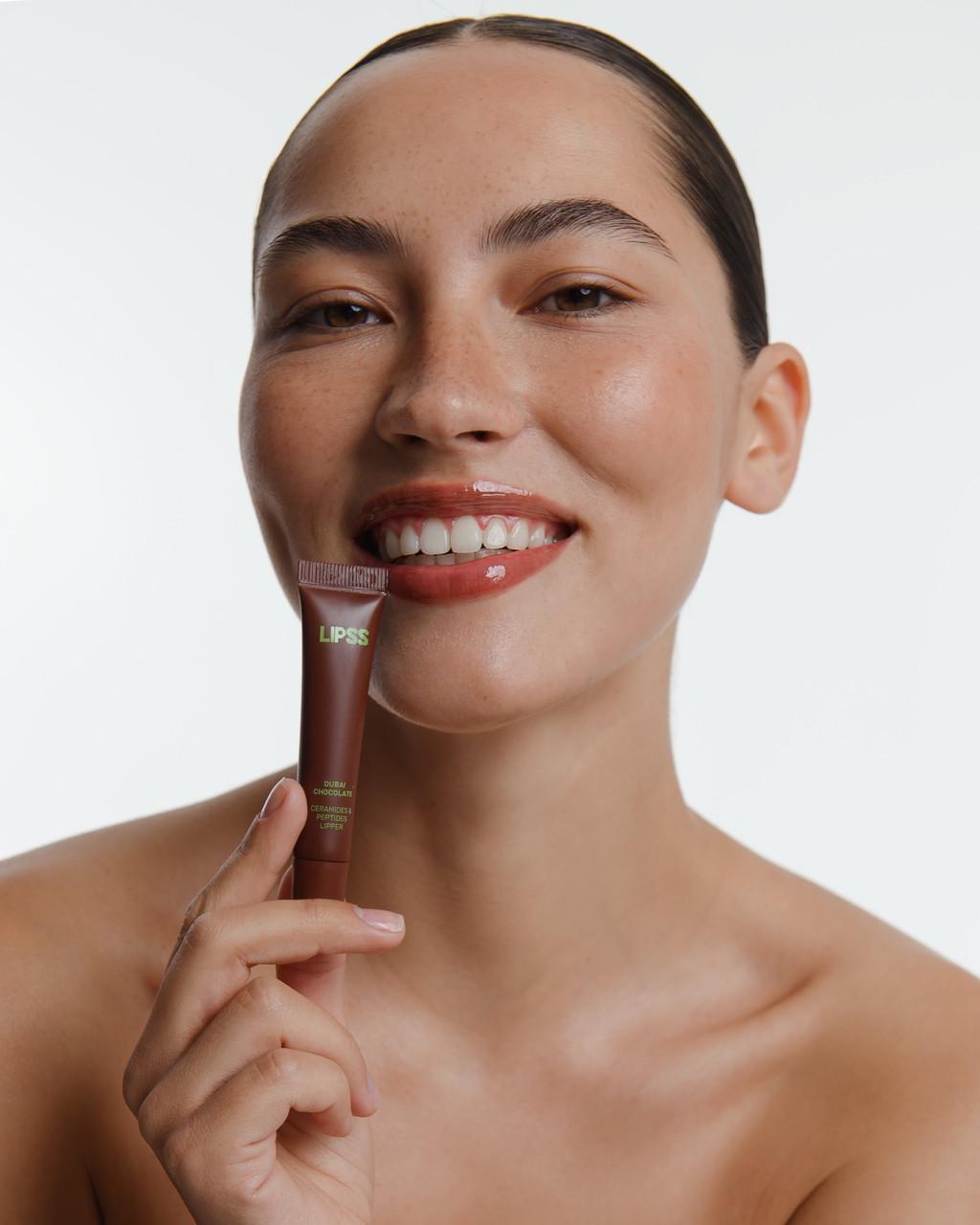 Блиск для губ Lipper Lipss Dubai Chocolate Шоколадний аромат дубайського шоколаду (648) - фото 6 Блиск для губ Lipper Lipss Dubai Chocolate Шоколадний аромат дубайського шоколаду (648) - фото 6