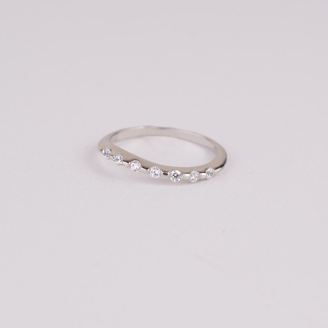 Кольцо из серебра 925 пробы с циркониями 16-kr 21,5 Кольцо из серебра 925 пробы с циркониями 16-kr 21,5