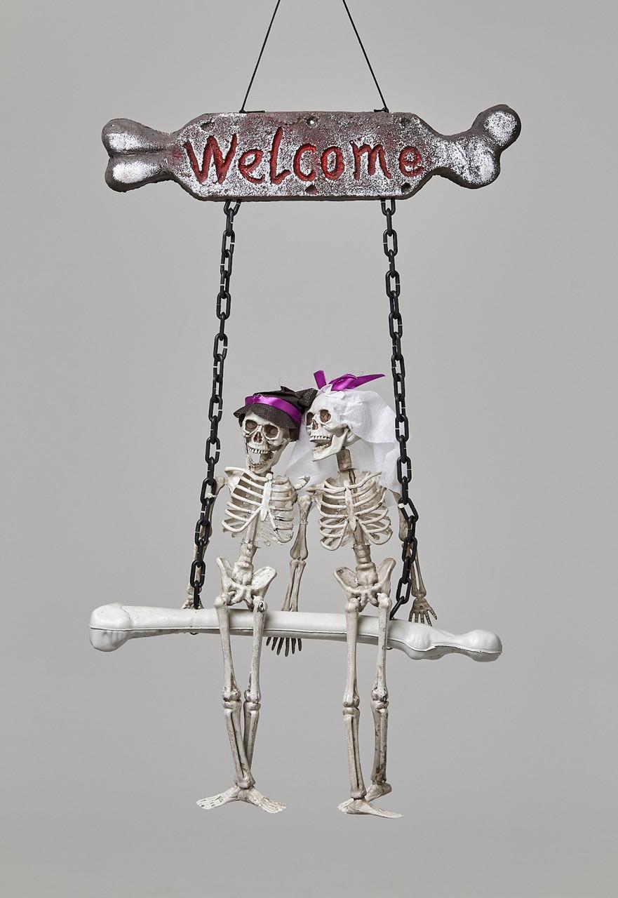 Декор подвесной Парочка скелетов на Хэллоуин 50 см