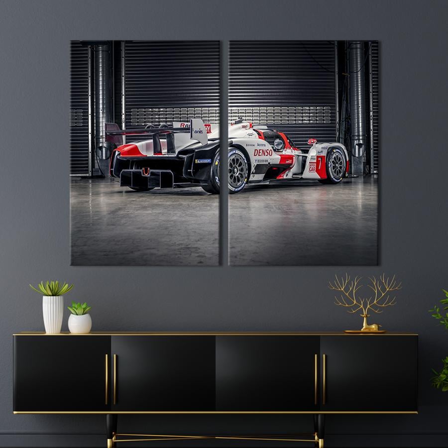 Картина на холсте Сверхбыстрый гиперкар Toyota GR010 Hybrid 165x122 см (1277-2)