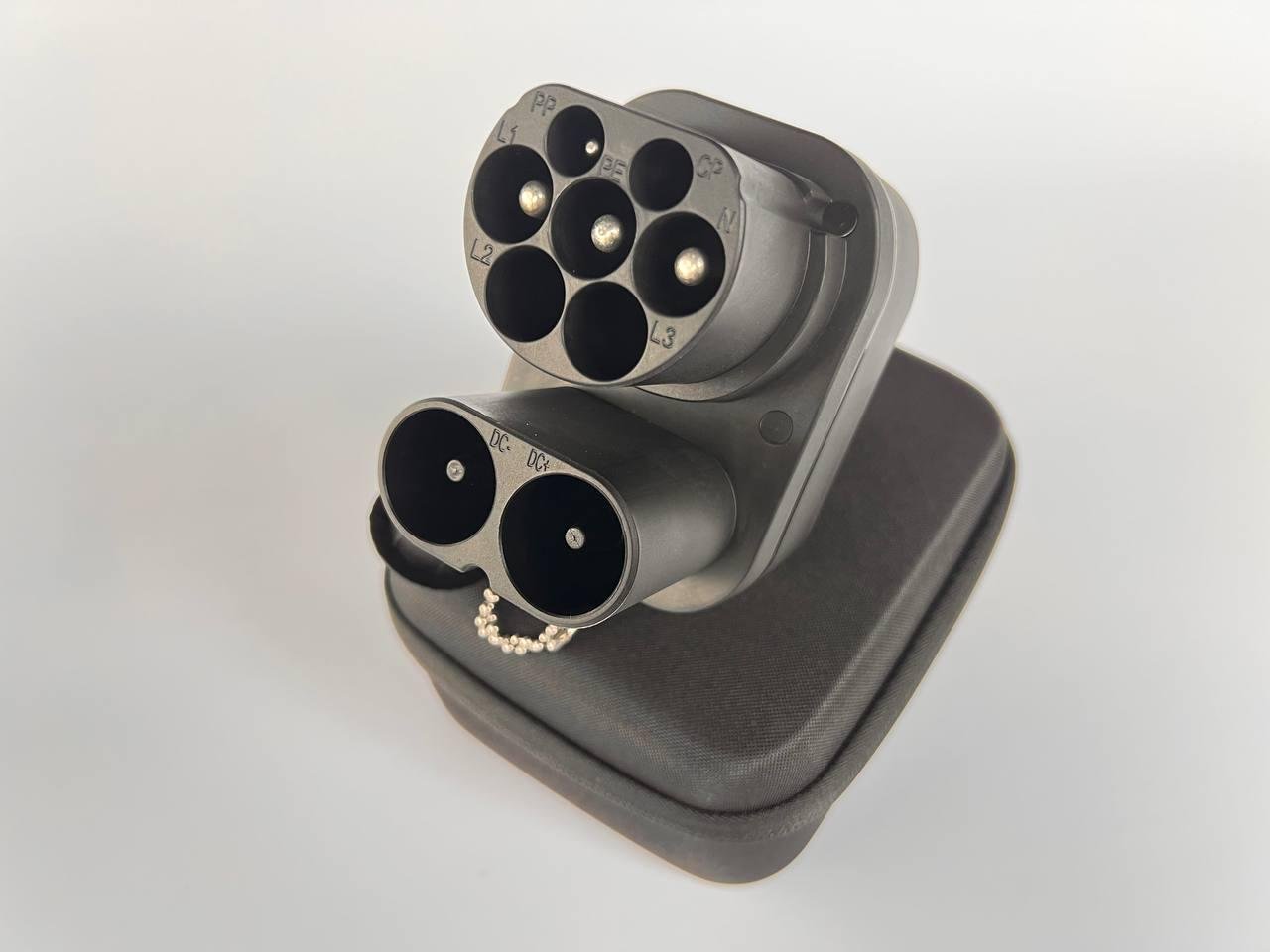 Адаптер CCS2 Тyре2 для быстрой зарядки Tesla (26435921)