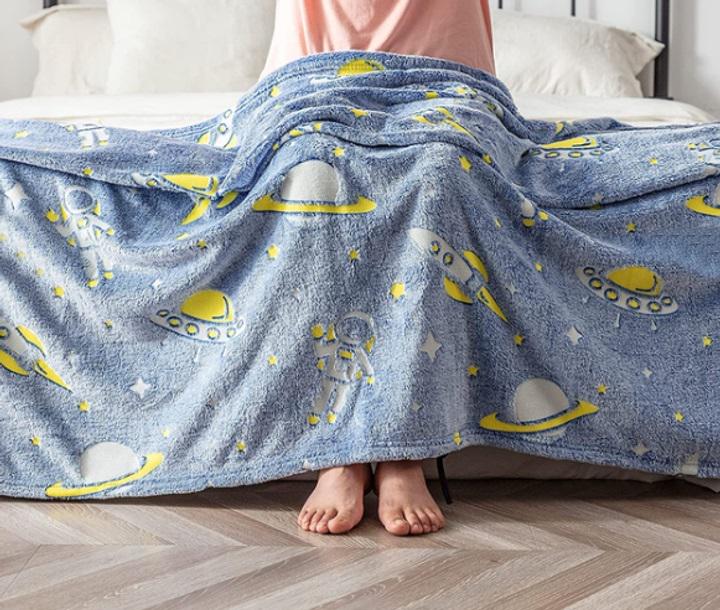 Плед Magic Blanket день/ночь светящийся в темноте Космос 180х165 см Фиолетовый (371032)