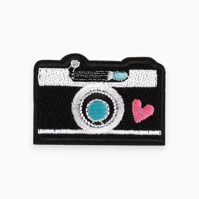 Термоаппликация Camera вышитая 3,9х5,7 см 1 шт. Черный (АК3957в06)