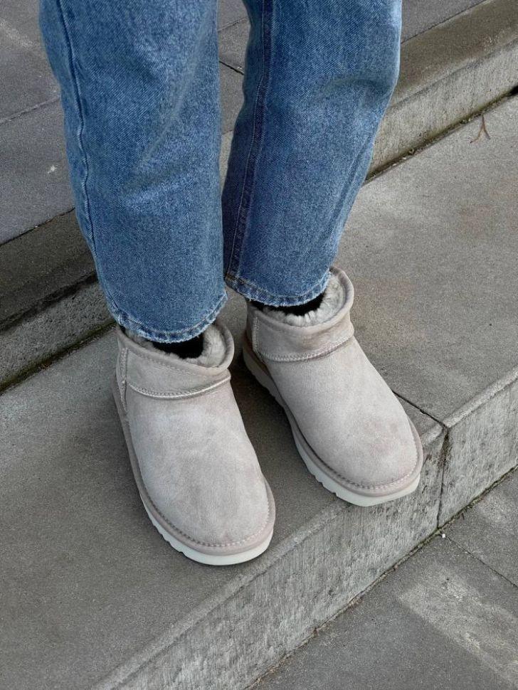 Уги женские UGG Classic Ultra Mini р. 36 Light Grey Suede (12089) - фото 9