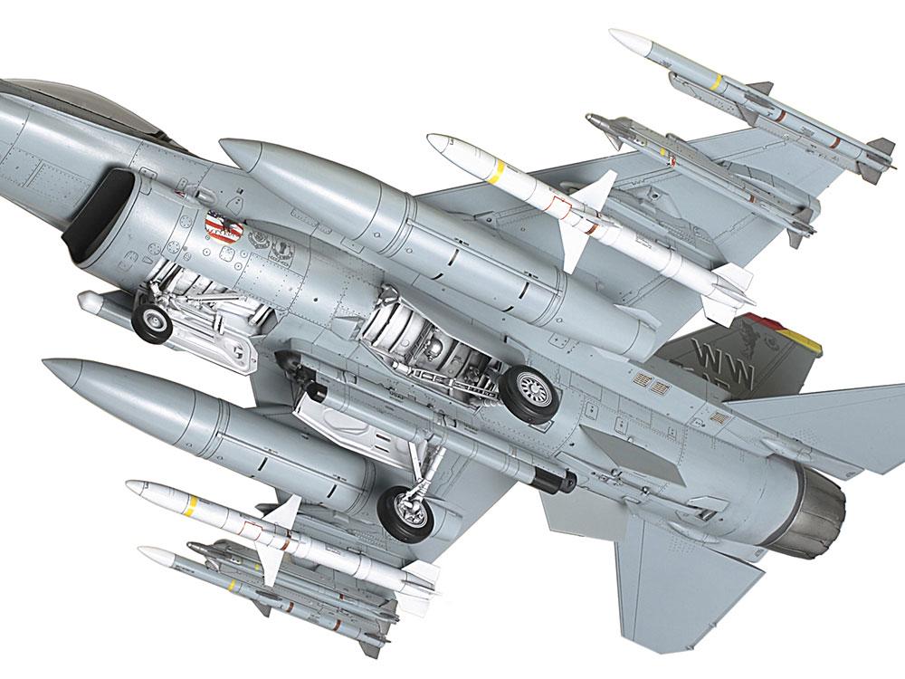Сборная модель Tamiya самолет 1:48 F-16CJ Fighting Falcon (61098-000) - фото 5