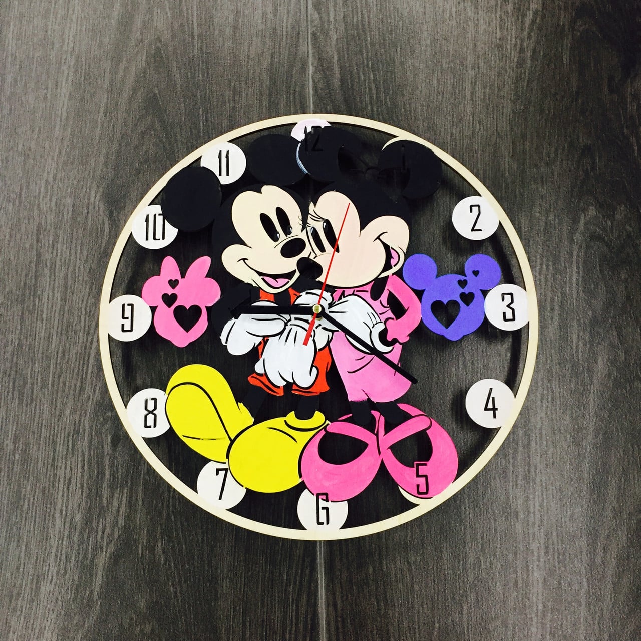 Часы детские настенные цветные Микки Маус