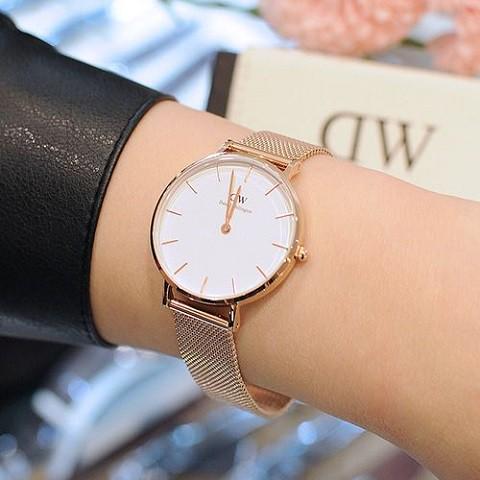 Наручний годинник Daniel Wellington кварцевий D 32 мм (11782299) - фото 2 Наручний годинник Daniel Wellington кварцевий D 32 мм (11782299) - фото 2