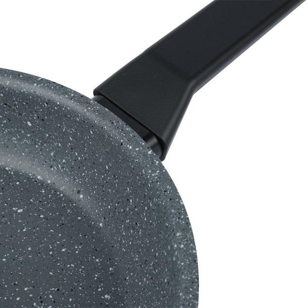 Сковорода Axentia Blackline алюмінієва антипригарне покриття PTFE Soft-touch ручка d 28 см (135614) - фото 4 Сковорода Axentia Blackline алюмінієва антипригарне покриття PTFE Soft-touch ручка d 28 см (135614) - фото 4