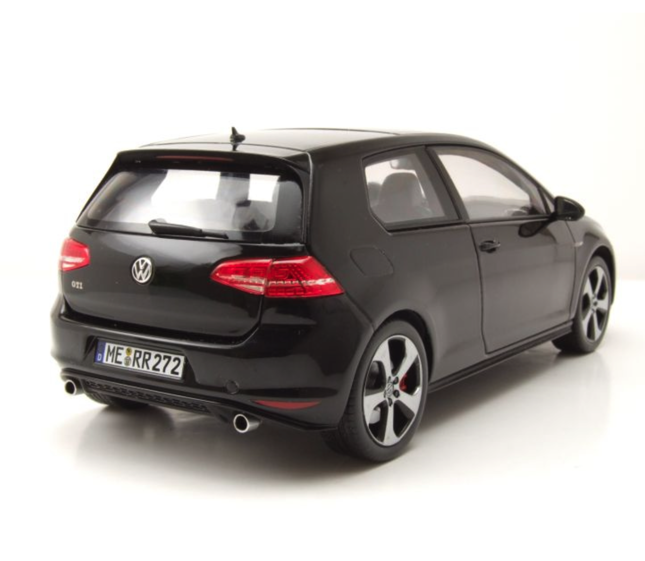 Модель автомобиля Norev 1:18 Volkswagen Golf 7 GTI 3d Black (188550) - фото 2 Модель автомобиля Norev 1:18 Volkswagen Golf 7 GTI 3d Black (188550) - фото 2