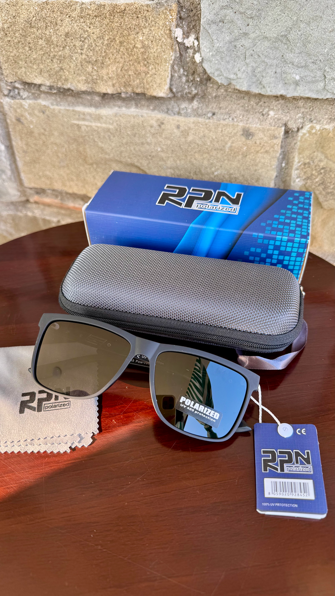 Сонцезахисні окуляри чоловічі Polaroid UV400 поляризаційні антиблік квадратні Чорний/Димчасто‑чорний (6bdece07) - фото 3