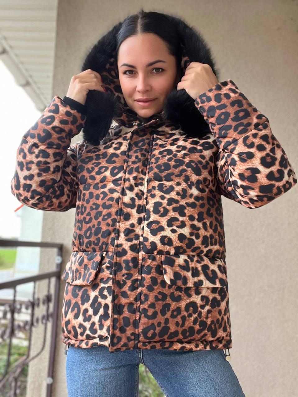 Куртка жіноча Lady Yep 9063 подовжена леопардовий принт з капюшоном хутро р. 46 Коричневий (2963) - фото 2