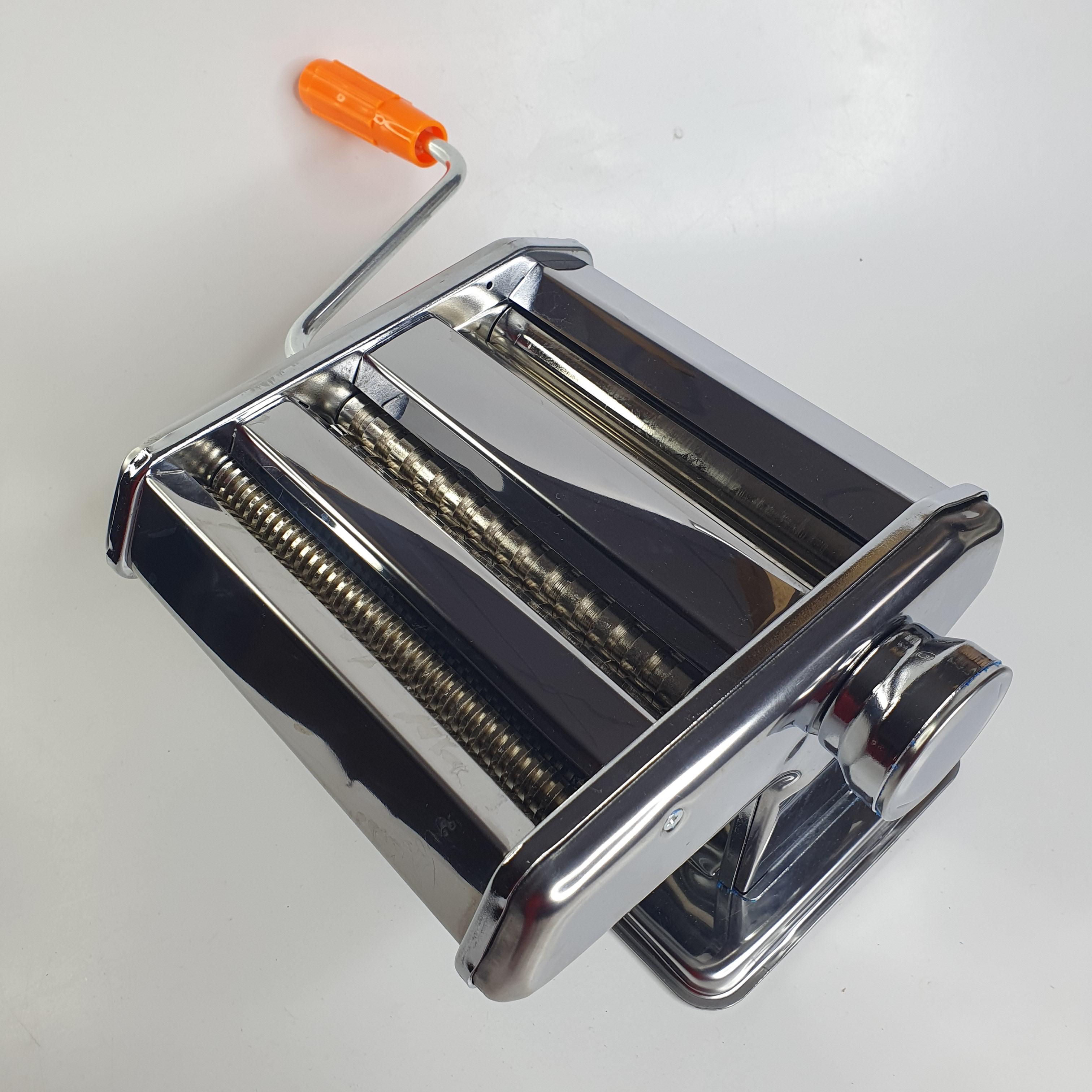 Машинка для приготування локшини Empire механічна з функцією розкачування тіста з нержавіючої сталі (LPT-7630) - фото 3 Машинка для приготування локшини Empire механічна з функцією розкачування тіста з нержавіючої сталі (LPT-7630) - фото 3