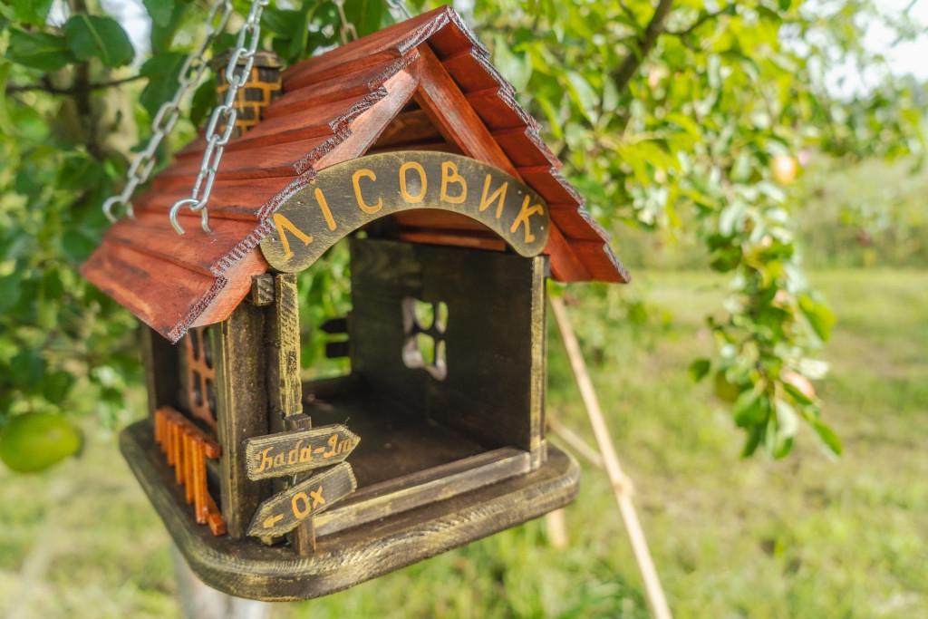 Кормушка для птиц подвесная Леший из древесины 29×27×34 см - фото 8