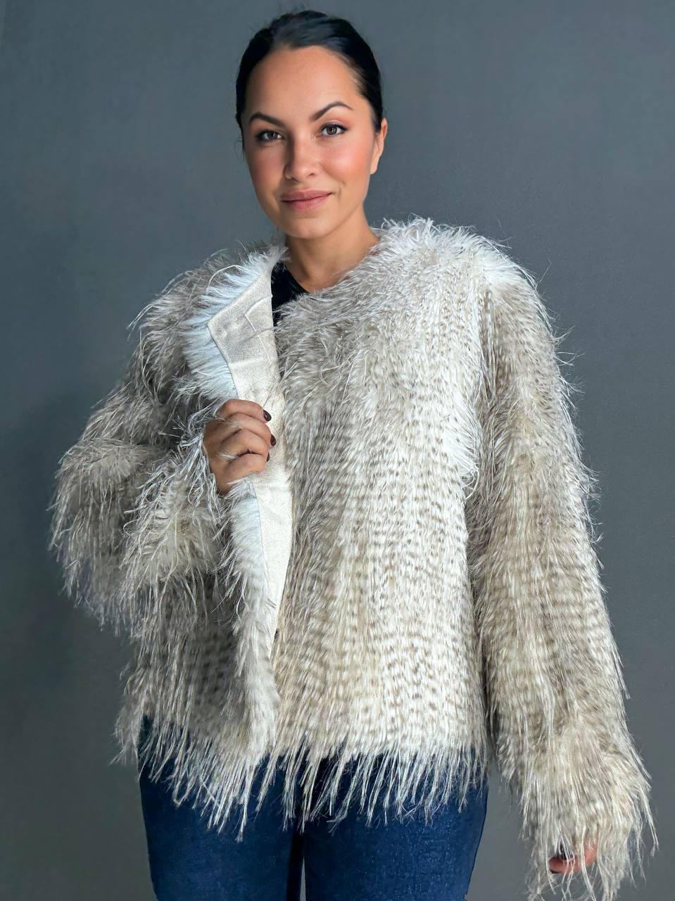 Шуба жіноча Fancy Matinee 111 штучне хутро перо коротка M Бежевий (4838) - фото 7 Шуба жіноча Fancy Matinee 111 штучне хутро перо коротка M Бежевий (4838) - фото 7