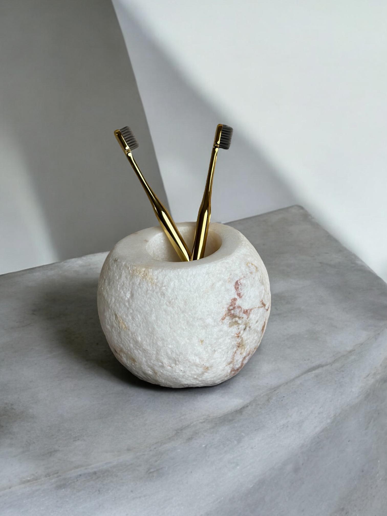 Стакан для зубных щеток из натурального белого мрамора