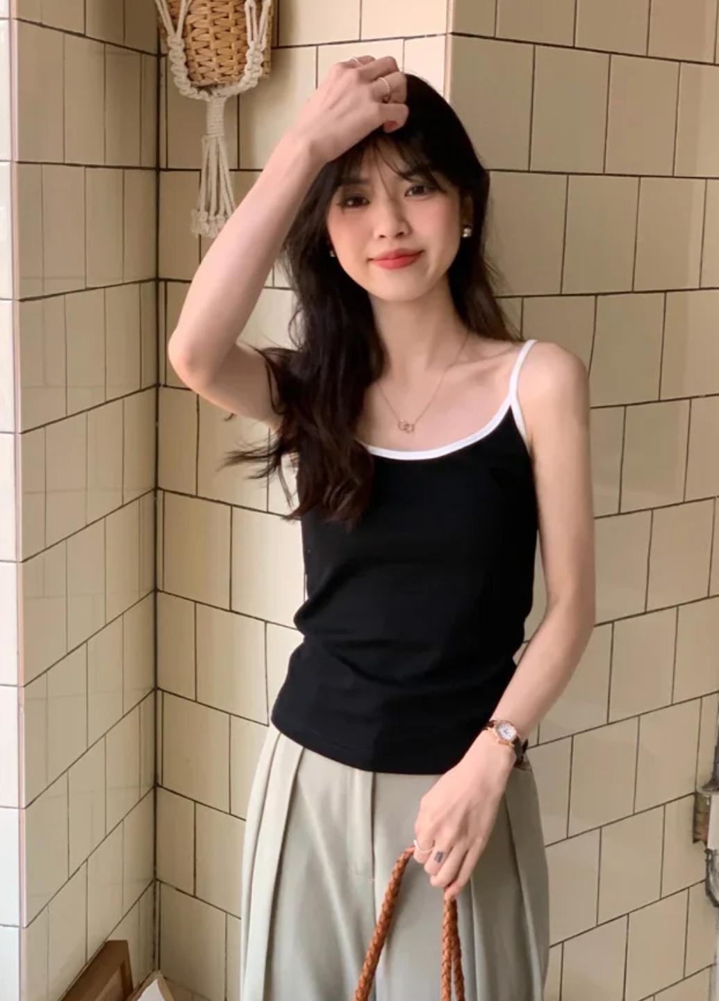 Майка женская хлопковая Two Colors с вкладышами One size Черный (1865-42-02) - фото 2 Майка женская хлопковая Two Colors с вкладышами One size Черный (1865-42-02) - фото 2