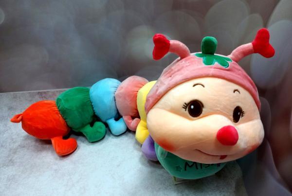 Подушка-обнимашка A-Toys гусеница 95 см (NA-1040-11) Подушка-обнимашка A-Toys гусеница 95 см (NA-1040-11)