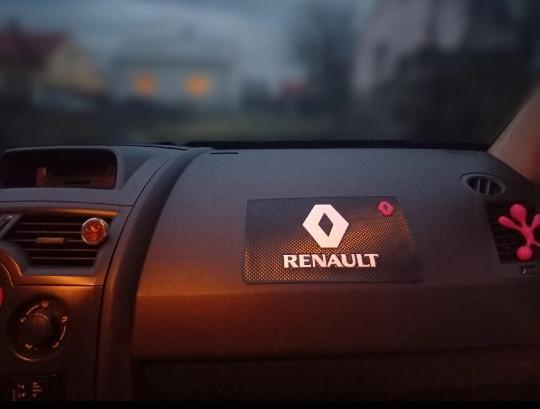 Коврик антискользкий RENAULT на панель авто (1383819032)