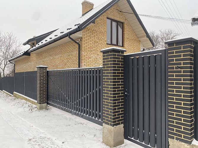 Евроштакетник металлический 2 м 0,45 мм матовый RAL 8017 Коричневый (sh-29083/2) - фото 7 Евроштакетник металлический 2 м 0,45 мм матовый RAL 8017 Коричневый (sh-29083/2) - фото 7