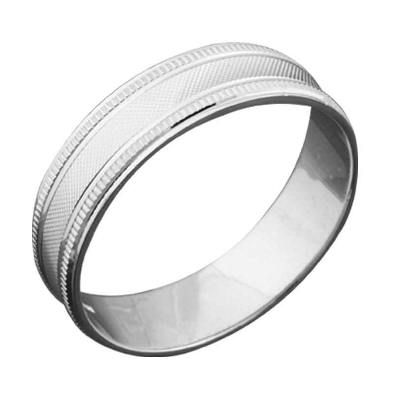 Обручка срібна з вигравіруваними смужками та візерунком р. 18