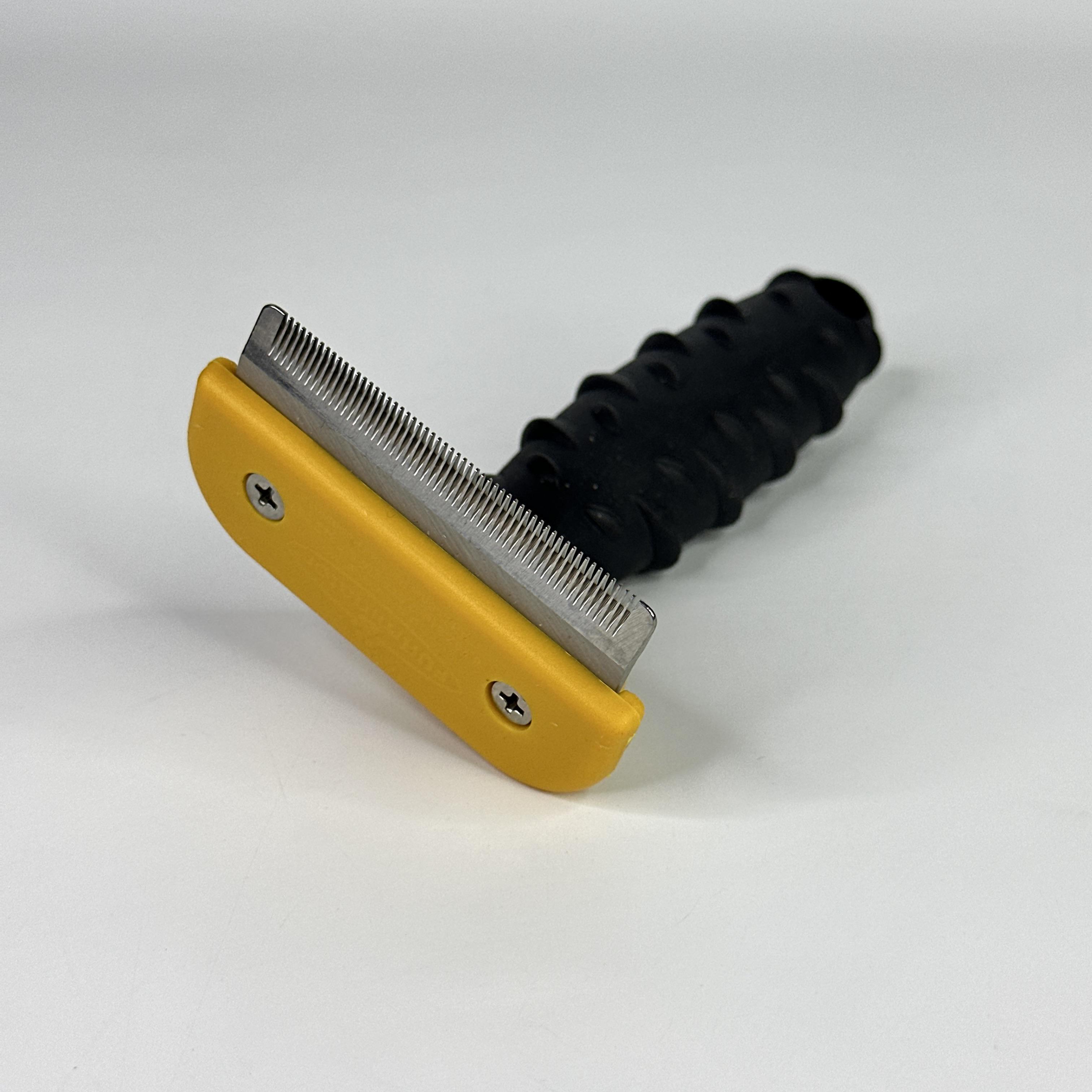 Фурминатор для кошек и собак средних пород Furminator deShedding Tool (FH2-DCSL-68-Yellow) - фото 8 Фурминатор для кошек и собак средних пород Furminator deShedding Tool (FH2-DCSL-68-Yellow) - фото 8