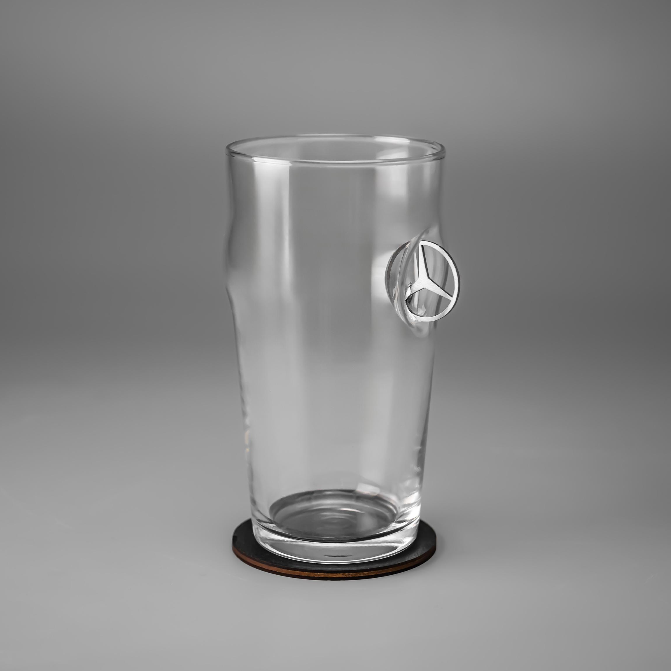 Бокал для пива с автомобильной вставкой Mercedes VSKLO 500 мл (19483985) - фото 1 Бокал для пива с автомобильной вставкой Mercedes VSKLO 500 мл (19483985) - фото 1