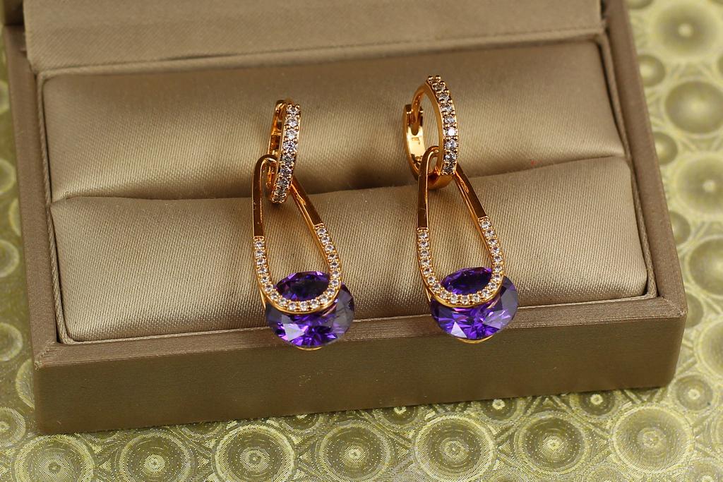 Серьги Xuping Jewelry Адажио с фиолетовым камнем 3,4 см золотистые