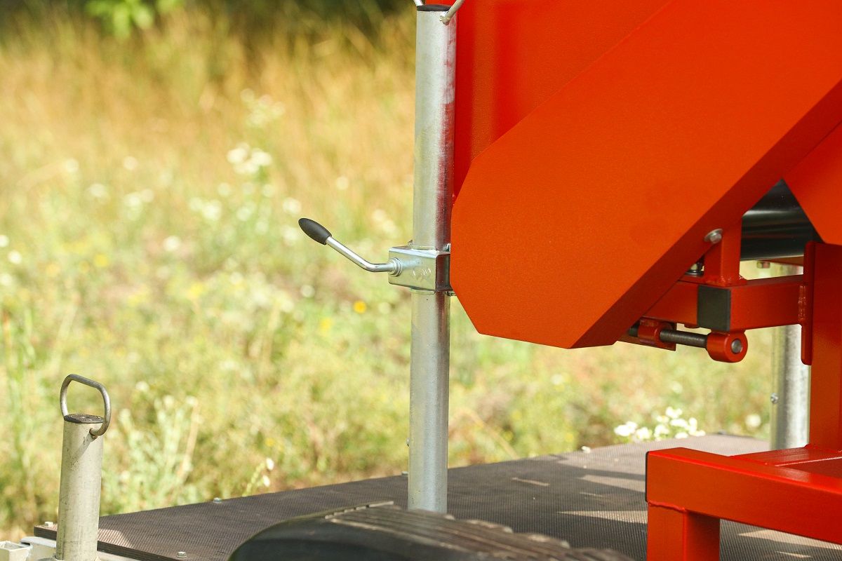 Подрібнювач гілок Arpal на шматки дров з бензиновим двигуном на причепі (АМ-120БД-К) - фото 17 Подрібнювач гілок Arpal на шматки дров з бензиновим двигуном на причепі (АМ-120БД-К) - фото 17