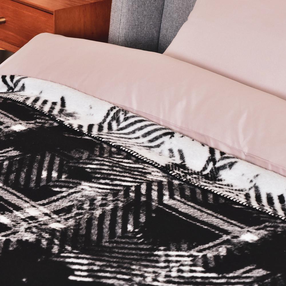 Плед покривало IDEIA Kassandra бавовна 150x200 см 450 гр/м2 Чорний (23395) - фото 2 Плед покривало IDEIA Kassandra бавовна 150x200 см 450 гр/м2 Чорний (23395) - фото 2