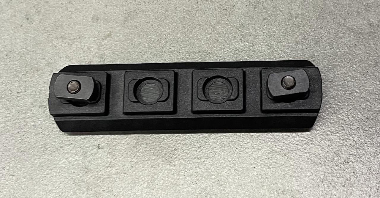 Планка Picatinny DLG Tactical DLG-111 на M-LOK/7 Slots Чорний (242249) - фото 2 Планка Picatinny DLG Tactical DLG-111 на M-LOK/7 Slots Чорний (242249) - фото 2