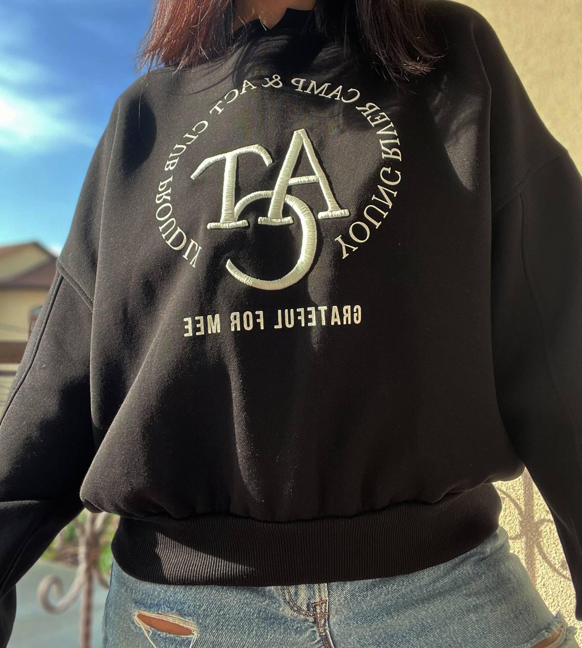 Свитшот женский OLIVIA 2479 широкий утепленный вышивка OS Черный (1136) - фото 2