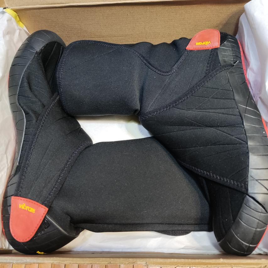 Ботинки Furoshiki Vibram средней высоты р. 40-41 Черно-красный (08100) - фото 5 Ботинки Furoshiki Vibram средней высоты р. 40-41 Черно-красный (08100) - фото 5