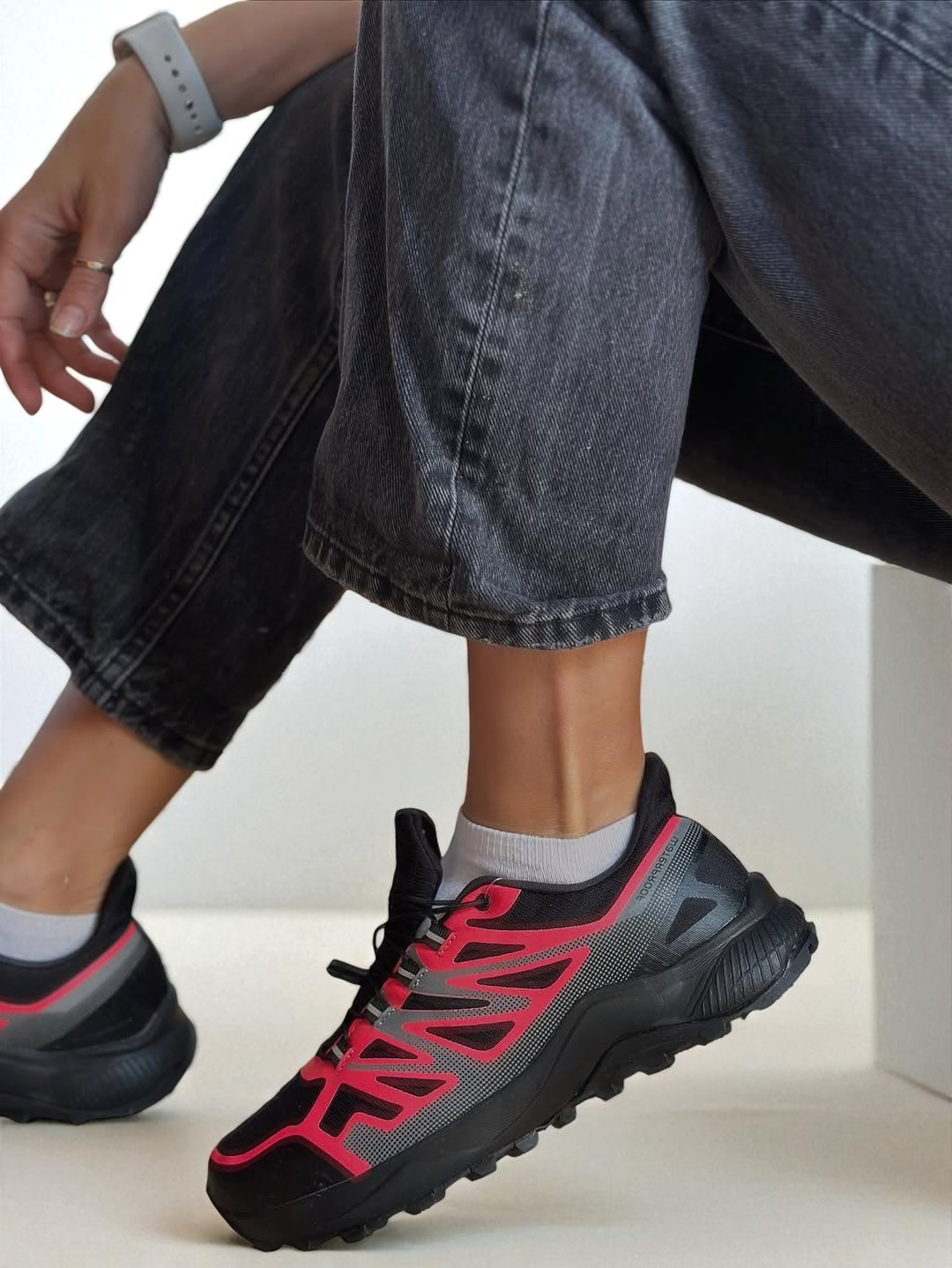 Кроссовки трекинговые женские Crivit Waterproof р. 39 Черный (7884)