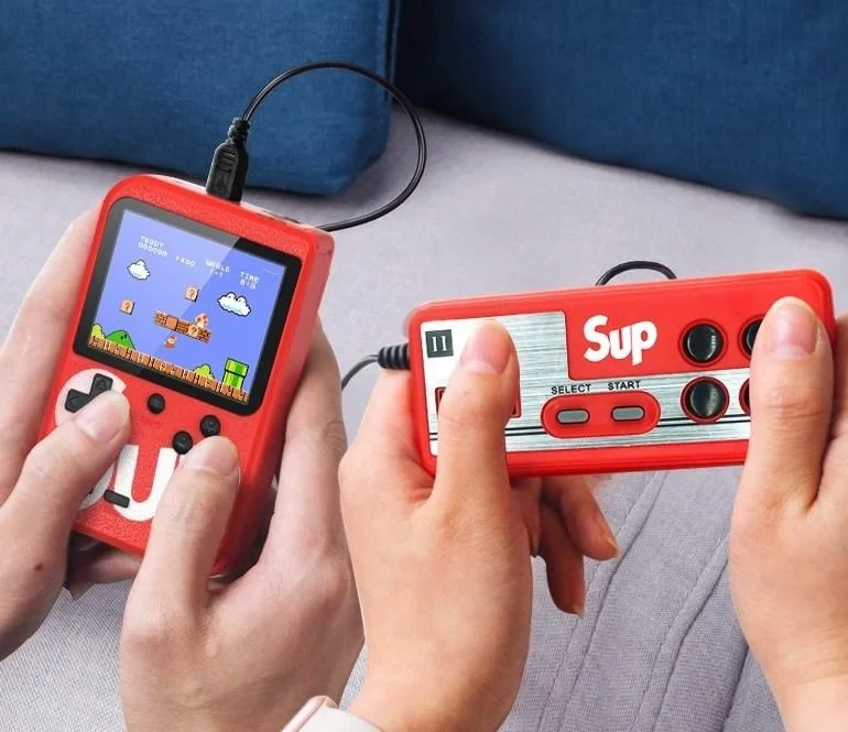 Приставка портативна з джойстиком Sup Retro Dendy 400в1 Game Box 3" на двох Червоний (8283) - фото 2 Приставка портативна з джойстиком Sup Retro Dendy 400в1 Game Box 3" на двох Червоний (8283) - фото 2