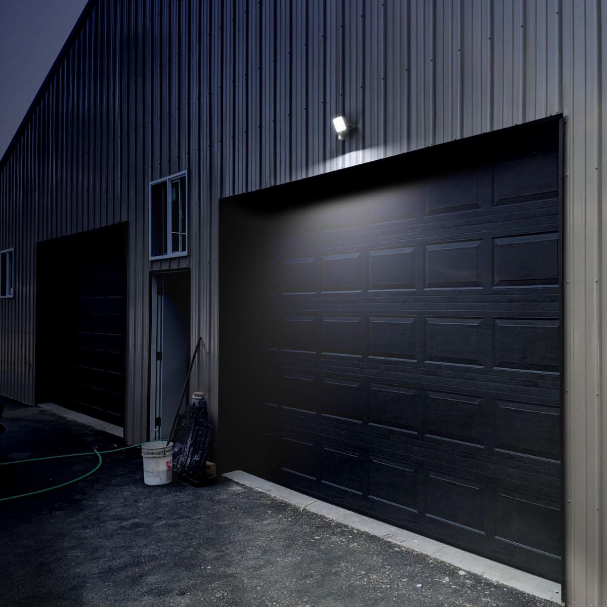 Прожектор LED VIDEX F3 20W 5000K з датчиком руху 220V Black VLE-F3-0205B-S - фото 4 Прожектор LED VIDEX F3 20W 5000K з датчиком руху 220V Black VLE-F3-0205B-S - фото 4