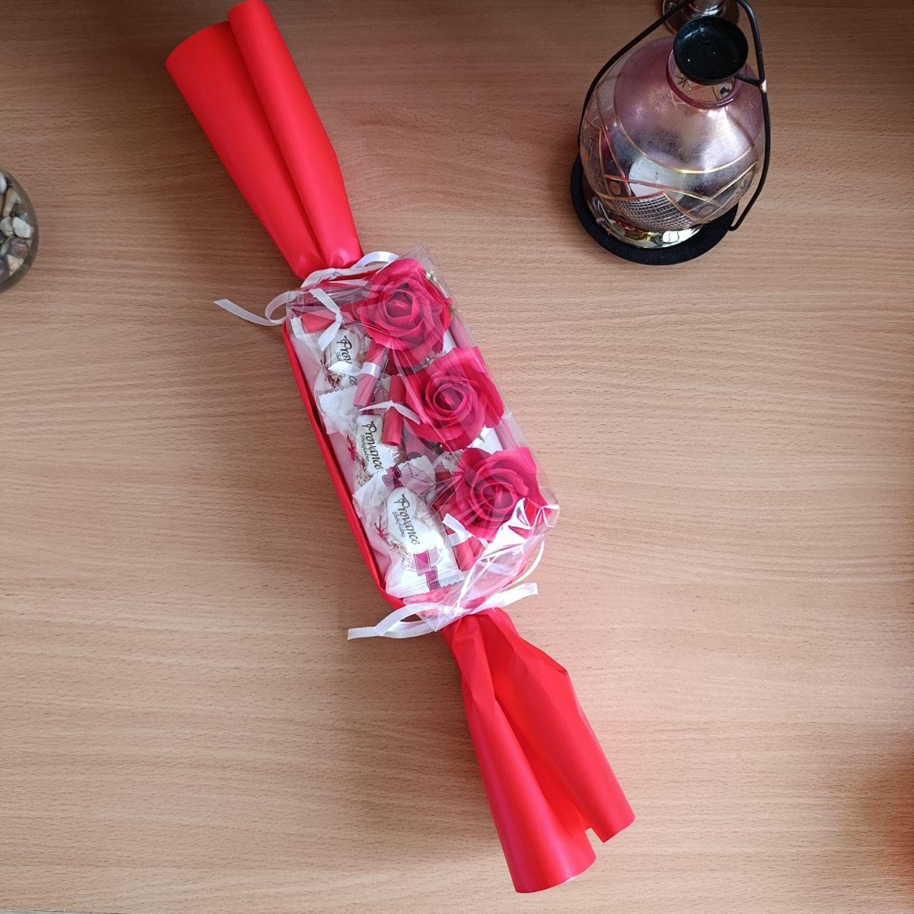 Набір з трояндами цукерки та 11 причин чому я тебе люблю на день закоханих/8 березня/день народження (ar196)