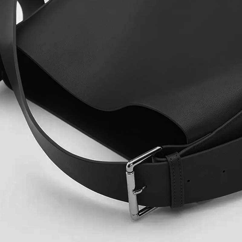 Женская сумка из экокожи с регулируемым ремнем M00029-1 28х30х8 см Черный/Золотистой фурнитурой - фото 5 Женская сумка из экокожи с регулируемым ремнем M00029-1 28х30х8 см Черный/Золотистой фурнитурой - фото 5