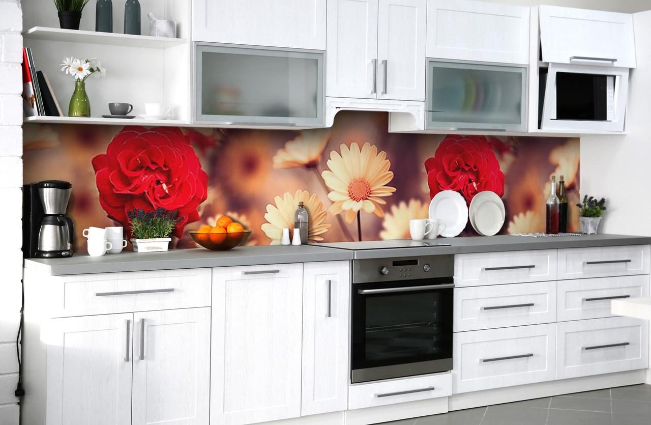 Кухонный фартук Цветы в фокусе розы ромашки из самоклеющейся виниловой пленки 60х250 см Бежевый Кухонный фартук Цветы в фокусе розы ромашки из самоклеющейся виниловой пленки 60х250 см Бежевый