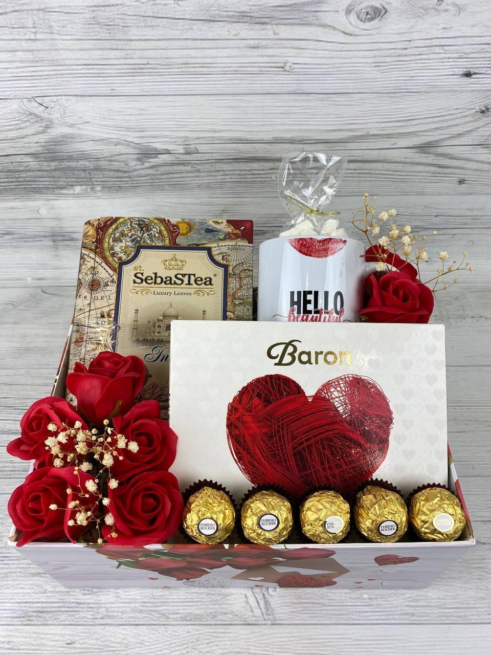 Подарочный набор сладостей Hello