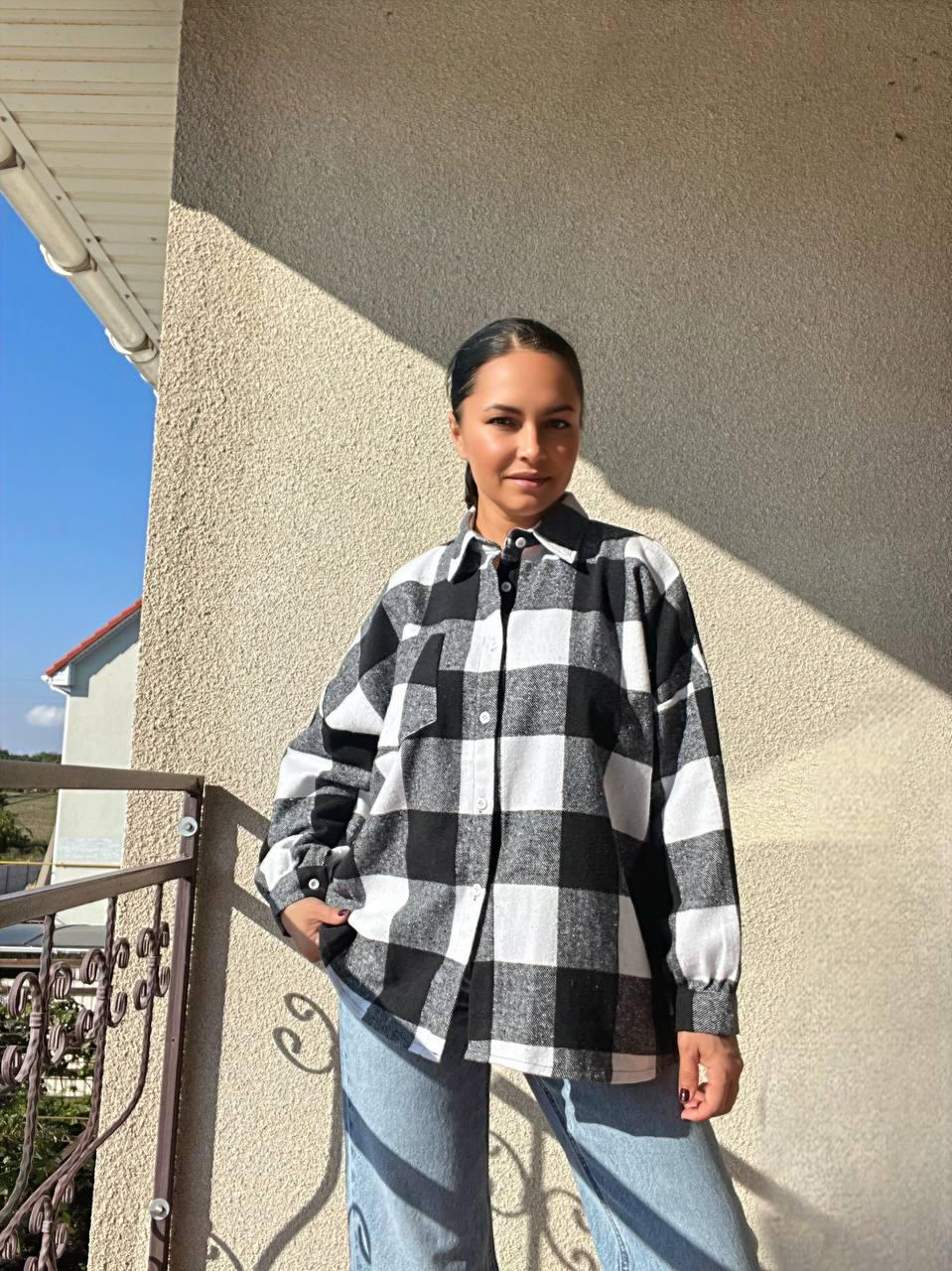 Сорочка жіноча Baoyu 221 картата оверсайз в клітинку тепла байкова кишеня OS Чорний (2764) - фото 5 Сорочка жіноча Baoyu 221 картата оверсайз в клітинку тепла байкова кишеня OS Чорний (2764) - фото 5