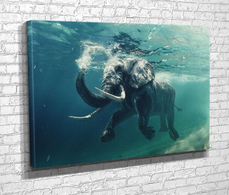 Картина для интерьера Слон в воде 120x80 см (726)