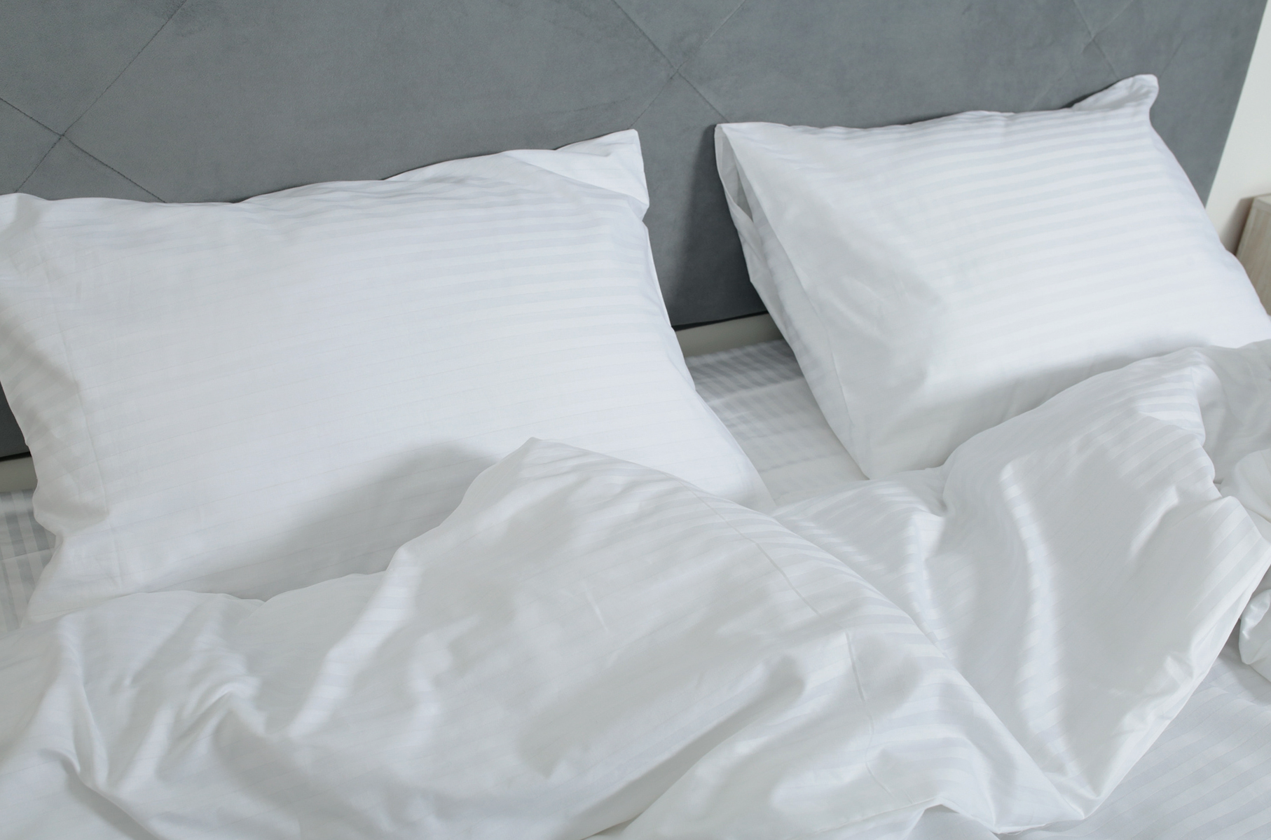 Комплект постельного белья семейный Amore beige0507 страйп-сатин Бежевый (KPB-As-ST220(1x1)-white0001(70х70)_) - фото 2 Комплект постельного белья семейный Amore beige0507 страйп-сатин Бежевый (KPB-As-ST220(1x1)-white0001(70х70)_) - фото 2