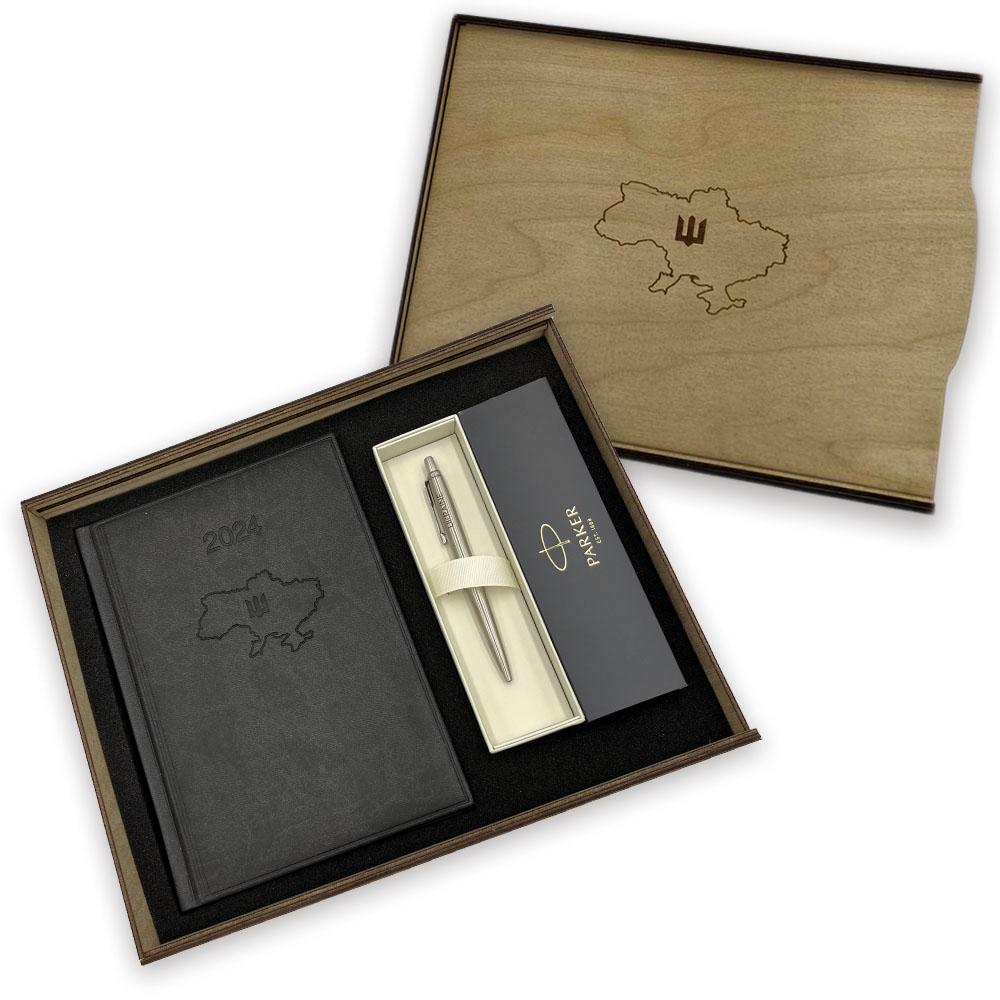 Подарочный настольный набор шариковая ручка Parker Jotter 17 16132_T205b и ежедневник Brunnen 2024 А5 в коробке Черный (73-795 38 904UKR)