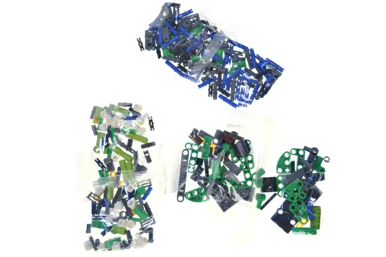 Конструктор A-Toys 33072 Комбайн 500 деталей 38x26x8 см - фото 3 Конструктор A-Toys 33072 Комбайн 500 деталей 38x26x8 см - фото 3