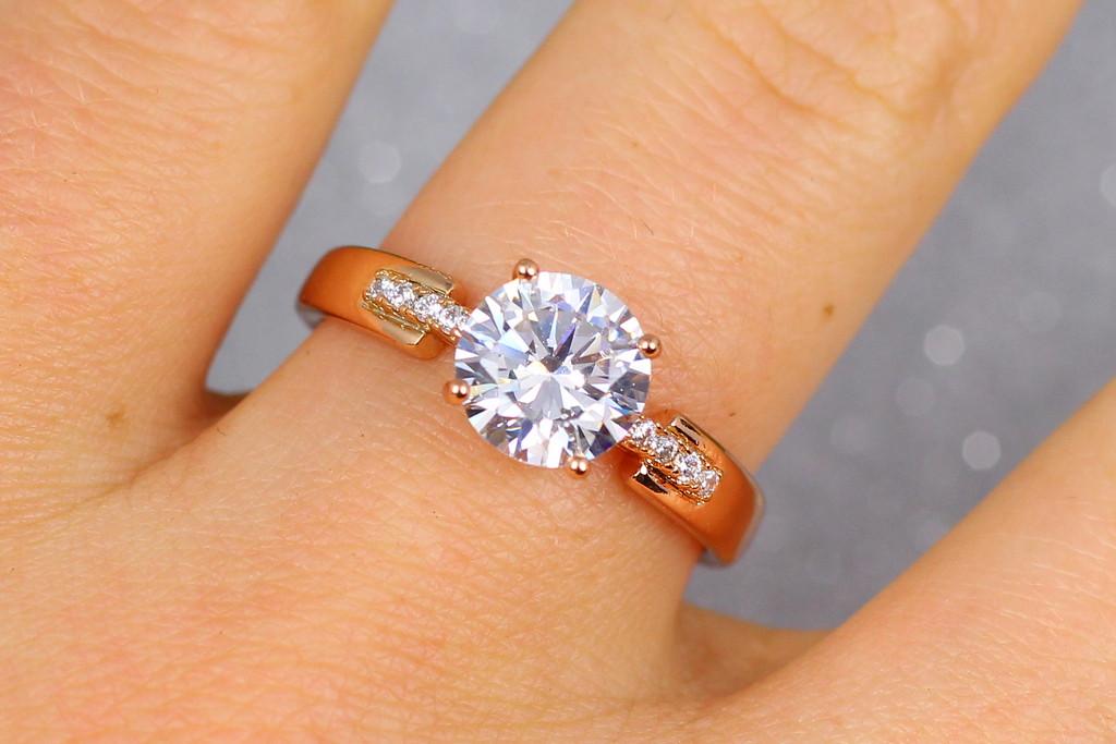 Кольцо Xuping Jewelry горизонтальная полоска с крупным камнем р. 20 Золотистый