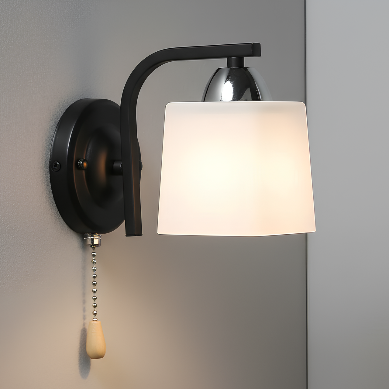 Бра Valeso со стеклянным плафоном квадратной формы под лампу Е27 Черный/Хром (B A1507/1W)