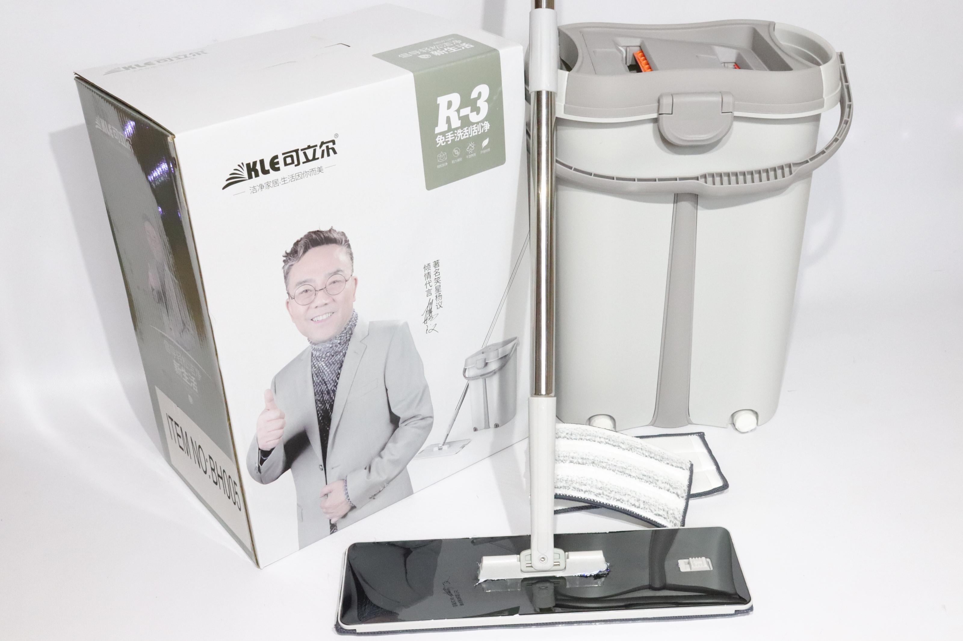 Швабра широка з віджимом та відром R3 й додатковою насадкою 40x12 см (7410R3) Швабра широка з віджимом та відром R3 й додатковою насадкою 40x12 см (7410R3)